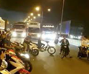 Nhóm 'quái xế' đua xe, tông vào công an, 1 chiến sĩ cảnh sát cơ động phải cưa chân