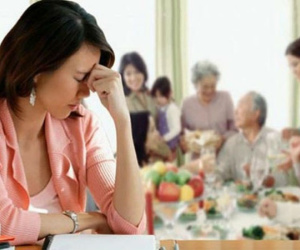 Chi tiêu 15 triệu một tháng cho 6 người vẫn bị mẹ chồng chê hoang phí, con dâu có cách đáp trả thông minh thế này đây!