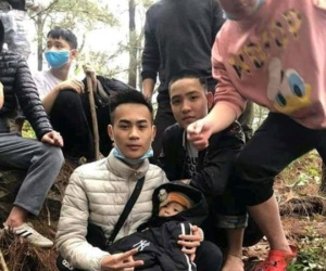 Bé trai 3 tuổi ở Quảng Ninh được tìm thấy sau hơn 1 ngày mất tích trong rừng