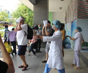 Bệnh nhân 22 người Anh dương tính sau khi đã xuất viện: Khó có khả năng lây bệnh cho người khác