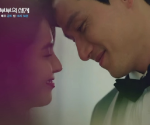 'Thế giới hôn nhân': Kim Hee Ae bỗng dưng hóa làm người thứ 3, lén nhìn chồng hạnh phúc bên 'tiểu tam' đầy đau đớn