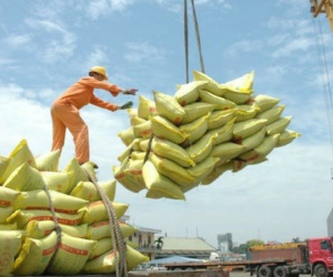 Bị 'tố' mở tờ khai lúc nửa đêm rồi báo hết sau 3 giờ, Tổng cục Hải quan nói gì?