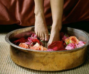Người phụ nữ đột nhiên tử vong sau khi ngâm chân trong nước ấm, 3 nhóm người sau nhất định cần thận trọng khi ngâm chân trong nước ấm