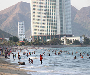 Nha Trang xử phạt 135 triệu đồng 18 người nước ngoài tụ tập ăn nhậu bất chấp lệnh cấm