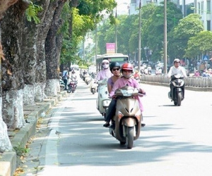 Dự báo thời tiết ngày 18/4: Hà Nội chuyển thời tiết hết mưa; TP.HCM giảm mưa, nắng nóng