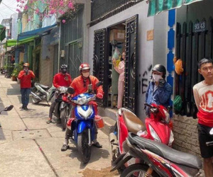 Hơn chục shipper 'ngậm đắng nuốt cay' vì bị 'bom' hàng rất khó hiểu tại một địa chỉ