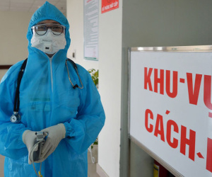 Bác sỹ tuyến đầu điều trị bệnh nhân Covid-19: 'Mong mọi người nghiêm túc cách ly xã hội vì sức chúng tôi có hạn'