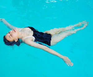 Ái nữ của  'vua sòng bạc Macau' khoe vóc dáng nóng bỏng với bikini