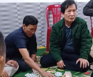 Triệu tập 6 'con bạc' sát phạt cùng chủ tịch xã giữa đại dịch