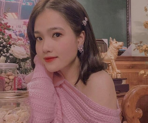 Cô chủ tiệm nail Huyền My lên mạng chia sẻ bí quyết học tiếng Anh với fan nhưng lại gây cười vì mắc lỗi sai cơ bản