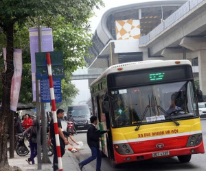 Kiến nghị cho taxi, xe khách hoạt động bình thường ở Hà Nội