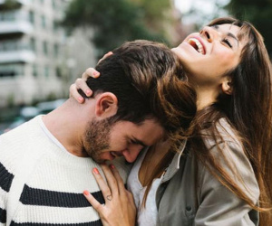 Một thói quen khi đi ngủ cho thấy chồng bạn có thể đang ngoại tình