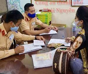 Cô gái lái xe ngược chiều, livestream chửi bới bị phạt 4 triệu đồng