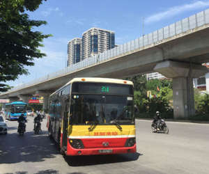 Xe buýt Hà Nội hoạt động trở lại từ 23/4