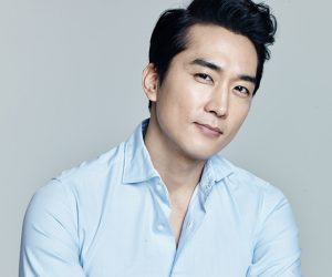 'Tình cũ' Lưu Diệc Phi - Song Seung Hun nhận chỉ trích nặng nề chỉ vì hành động vô ý này, phim mới sắp chiếu bị tẩy chay