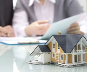 Bất động sản lao đao vì COVID-19, đây có phải thời điểm vàng để các cặp vợ chồng mua nhà giá rẻ?