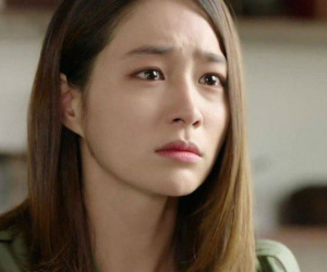 Mẹ chồng hí hửng xếp cả va li quần áo cho cháu đích tôn về ngoại, tôi điếng người khi vô tình nghe được lời thì thầm trong phòng ngủ
