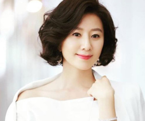 Bà cả 'Thế giới hôn nhân' Kim Hee Ae: Ảnh hậu lấy 'Bill Gates xứ Hàn', con học trường quốc tế, U55 vẫn gây sốc vì cảnh 18+