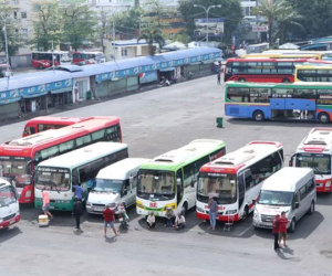 Xe khách hoạt động lại ở TP HCM: Trung bình mỗi xe 7 hành khách