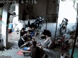 Hà Nội: 'Hố tử thần' xuất hiện suýt nuốt trọn 6 người