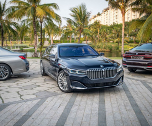 Xe mới vẫn tấp nập ra mắt dù showroom đóng cửa