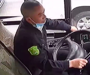 Tài xế bus kịp sơ tán hành khách trước khi gục chết trên xe