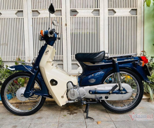 Honda Super Cub 82 đã 23 tuổi 'còn zin' giá 80 triệu tại Hà Nội