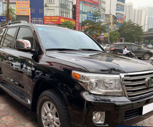 Xe hiếm Toyota Land Cruiser thế hệ 6 rao bán giá bằng một nửa phiên bản mới