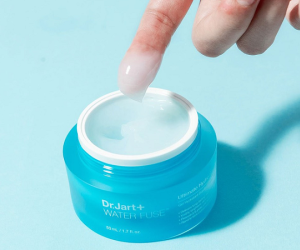 5 lọ kem dưỡng dạng gel mát lịm, không gây bí da và còn hack da dẻ mềm mọng 'căng đét' trong mùa Hè