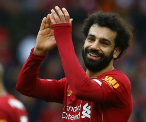 Salah... cười ngặt nghẽo trước tin đồn rời Liverpool