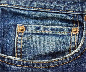 Túi phụ nhỏ xíu trên quần jeans có tác dụng gì?