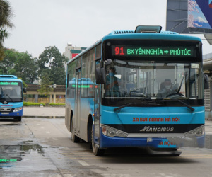 Xe buýt Hà Nội hoạt động trở lại từ 4/5