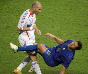 Materazzi tiết lộ lời khiêu khích khiến Zidane húc đầu