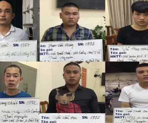 Tịch thu nhiều súng, áo giáp trong tiệm cầm đồ