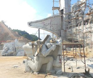 Huyện nghèo nhất nước xây tượng đài 14 tỉ đồng: Tỉnh không biết?