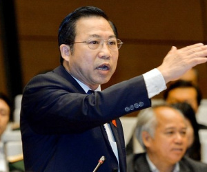'Không nên đặt tượng vua trong trụ sở tòa án'