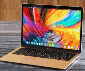 MacBook Pro 13” với Magic Keyboard, SSD dung lượng gấp đôi, CPU Intel Core thế hệ 10, giá từ 30,5 triệu