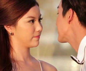 Từ nhà tắm bước ra, chồng háo hức về 1 đêm tân hôn nồng nàn nhưng cảnh tượng trong phòng ngủ lại khiến anh 'điêu đứng'