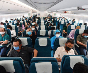 Đề xuất bỏ giãn cách hành khách trên máy bay từ 0 giờ ngày 7/5