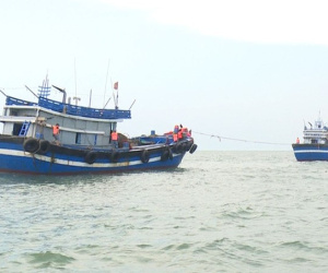 Biên phòng nổ súng trấn áp 2 tàu cá tấn công lực lượng chức năng
