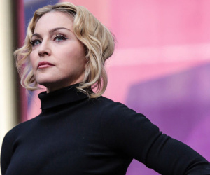 Showbiz thế giới đón nhận tin nóng: Madonna xác nhận nhiễm COVID-19, hé lộ lịch trình cụ thể, đóng góp 25 tỷ chống dịch