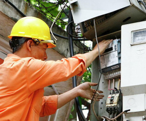 Bộ Công Thương xin lùi thời gian sửa biểu giá điện vì dịch Covid-19