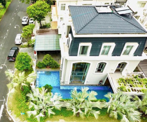 Đọ biệt thự nhà chồng dàn mỹ nhân Vbiz: Lan Khuê như ở cung điện, biệt thự vợ chồng Hà Tăng lên sóng truyền hình KBS