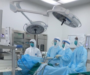 Đề xuất chuyển viện phi công mắc COVID-19 rất nguy kịch để xét biện pháp cuối cùng cứu sống bệnh nhân