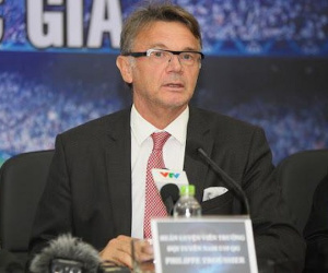 'Phù thủy trắng' Troussier chưa nhận được đề nghị làm GĐKT từ VFF