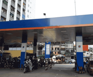 Giá xăng đảo chiều, đà tăng bắt đầu
