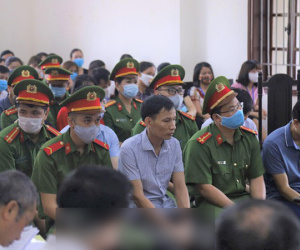 Xét xử vụ gian lận thi ở Hòa Bình: Trưởng phòng an ninh có hối lộ 500 triệu đồng?