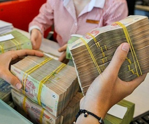 Dồn ứ dòng tiền triệu tỷ đồng, ngân hàng phải cắt bớt lãi cao