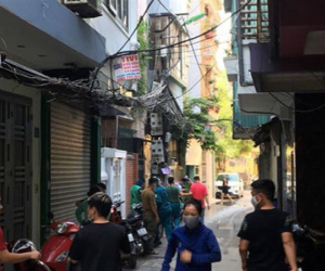 Xác minh thi thể tử vong nhiều ngày trong ngôi nhà 2 tầng tại Hà Nội
