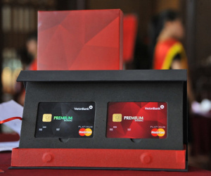 Visa, Master nên giảm phí thẻ quốc tế cho thị trường Việt Nam